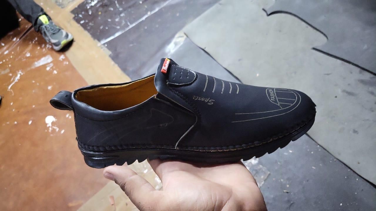 Men’s Casual Black Slip-On Loafers – Comfortable Leatherette Driving Shoes
