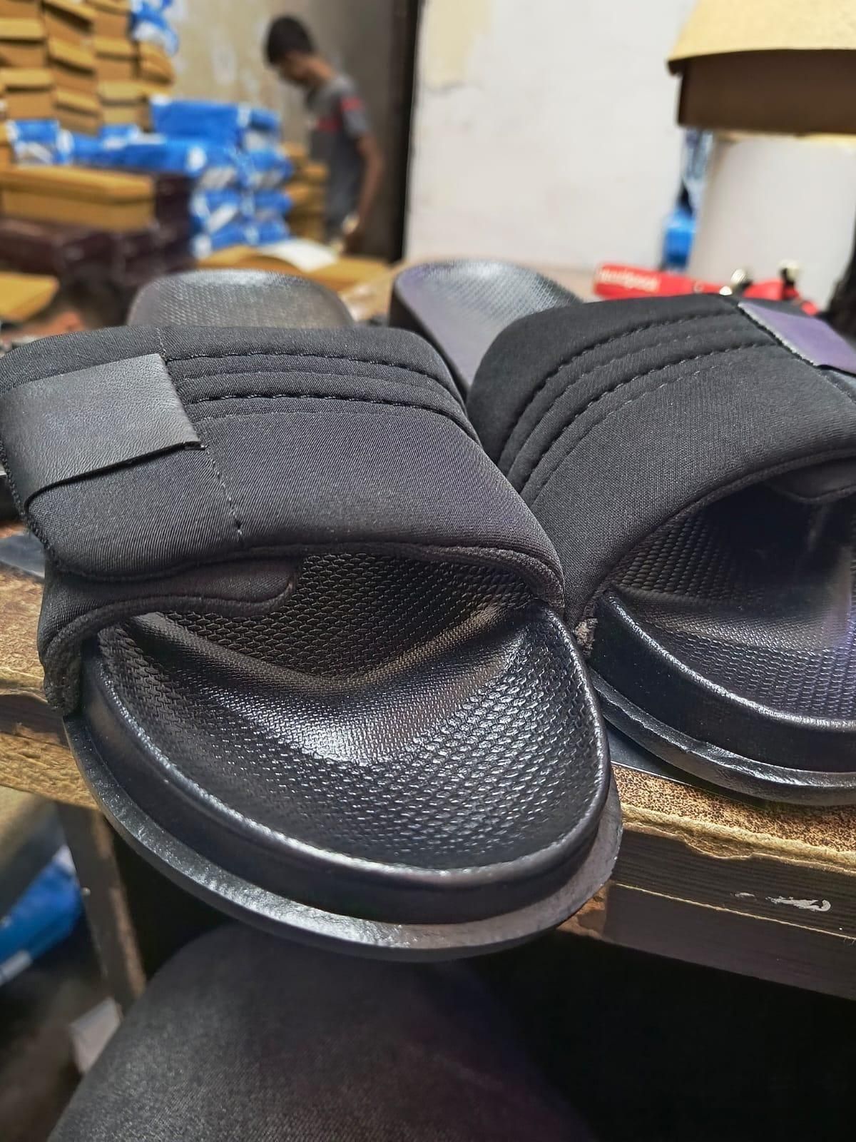 Men’s Comfortable Black Slide Sandals – Anti-Slip Casual Slippers